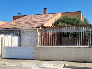 CHALET PAREADO. VIVIENDA UNIFAMILIAR. URBANIZACIÓN TORREBLANCA.